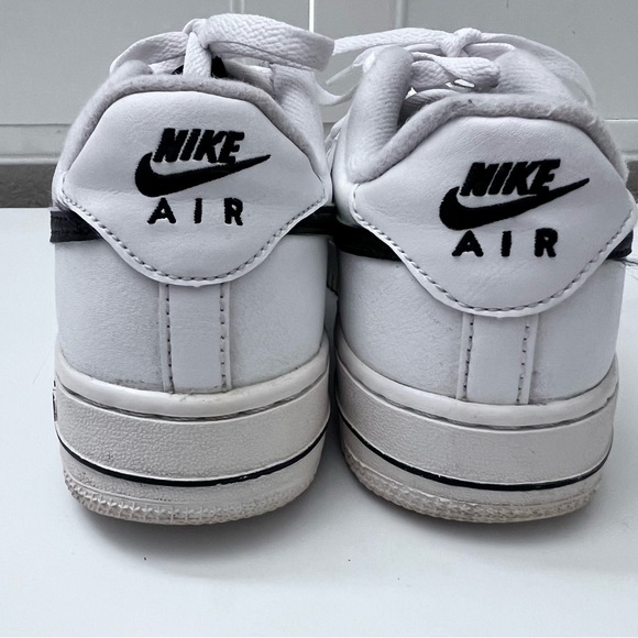 📚Nike - White with Black Swoosh Air Force One Shoes - Picture 9 of 11